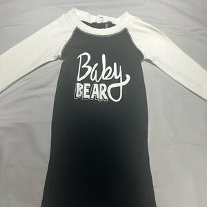 NWOT Black and White Baby Bear Fitted Onesie/sleeper/romler